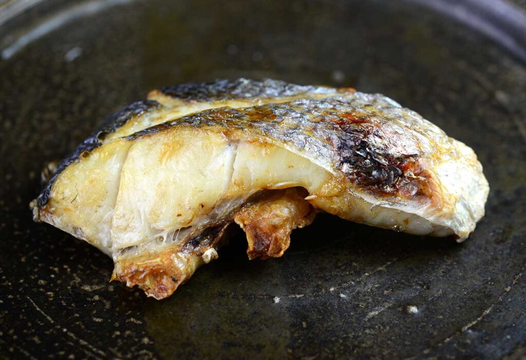 ヒラスズキの塩焼き | 高級魚事典後記 温暖化でビッグバンする高級魚